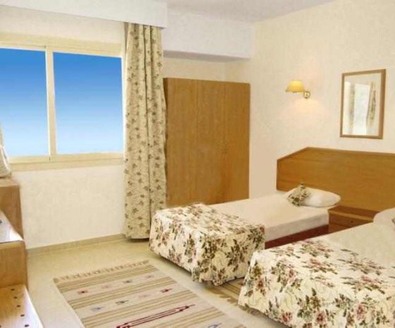 Hotel Menaville chambre lit double