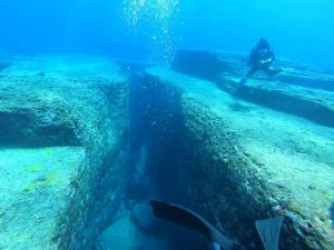 plongée Japon monument Yonaguni