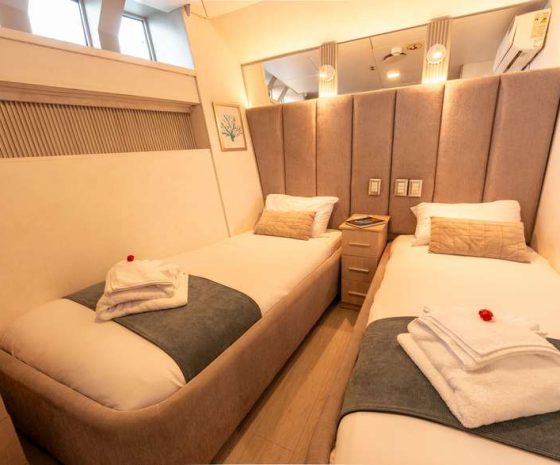 Humboldt Explorer Galapagos