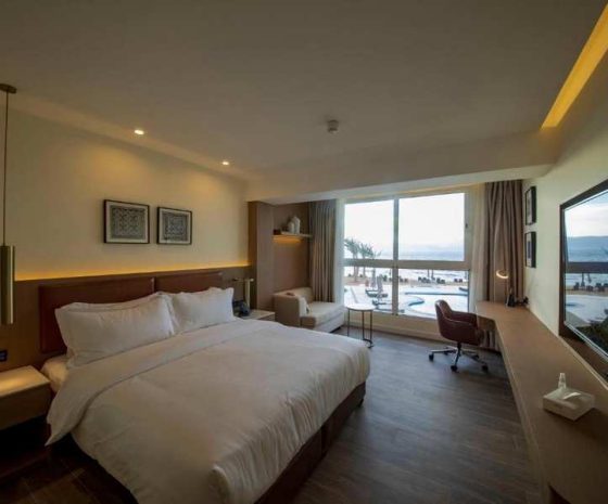 luxotel-aqaba-beach-resort-spa-deluxe-double-room-with-sea-view